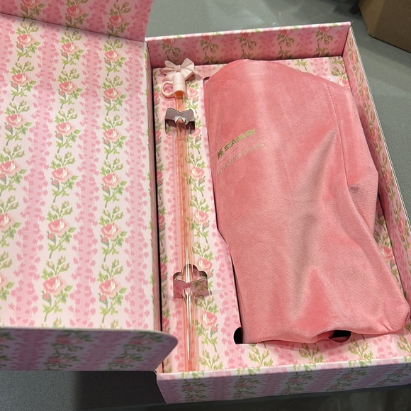 LoveShackFancy 40 oz cup - Picture 3 of 6